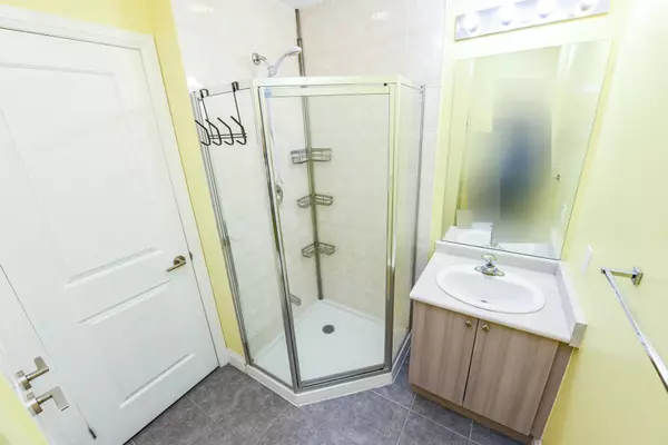 Brampton, ON L6P 4M5,65 Yorkland BLVD #208