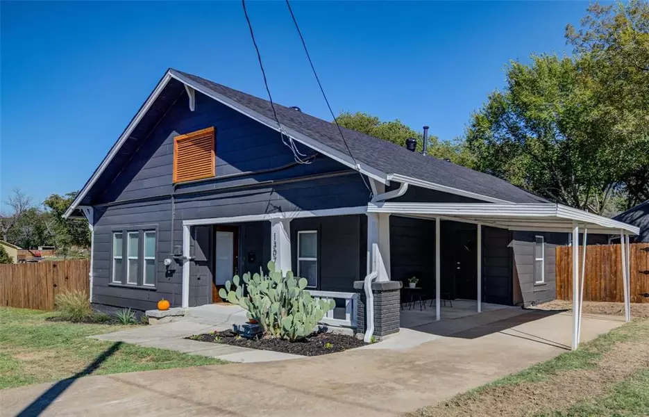 1307 S Trinity Street, Decatur, TX 76234