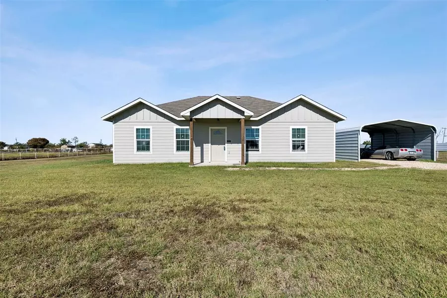 3304 Chinaberry Lane, Joshua, TX 76058