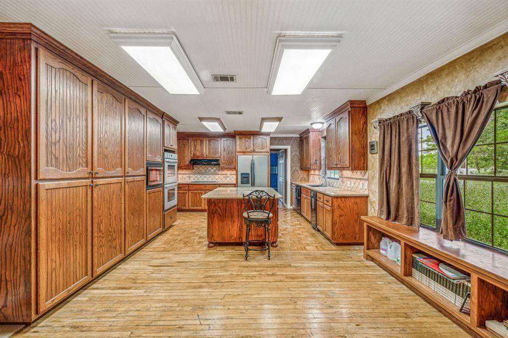 Pottsville, TX 76531,710 County Road 627