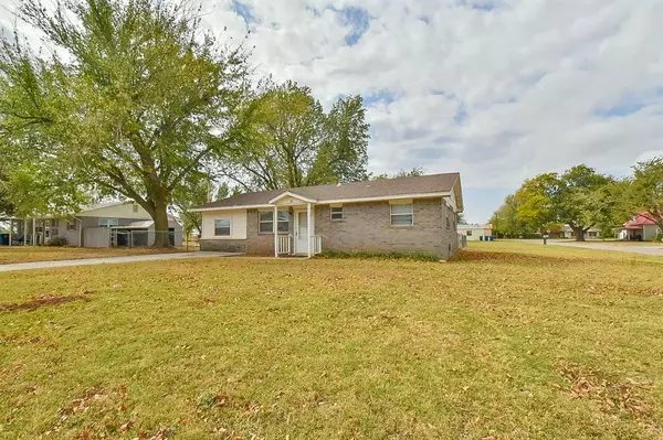 Tuttle, OK 73089,15 NW 6th Street