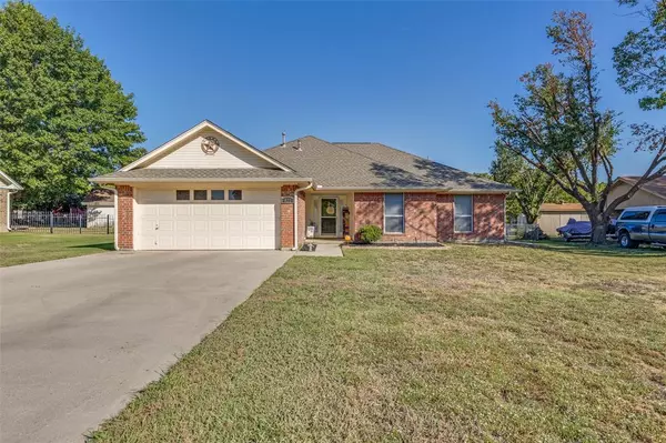 Justin, TX 76247,422 W 7th Street