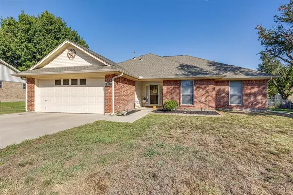 Justin, TX 76247,422 W 7th Street