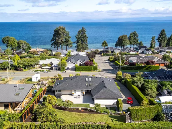 Qualicum Beach, BC V9K 1J9,274 Crescent Rd W