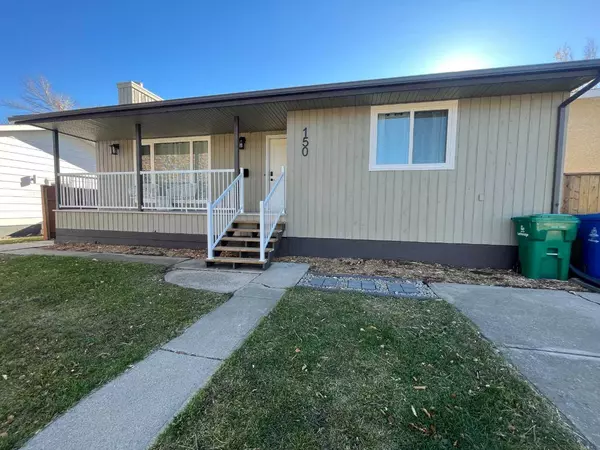 150 Oxford RD W, Lethbridge, AB T1K 4V4