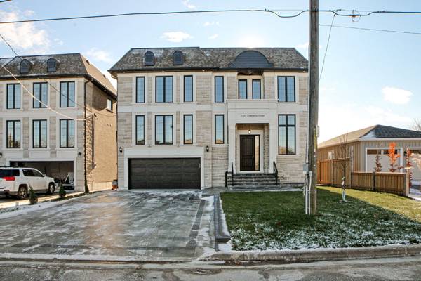 1307 Commerce ST, Pickering, ON L1W 1E1