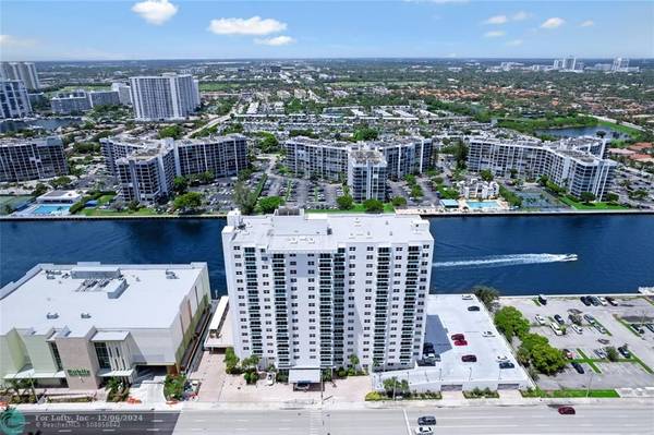 3000 S Ocean Drive  #510, Hollywood, FL 33019