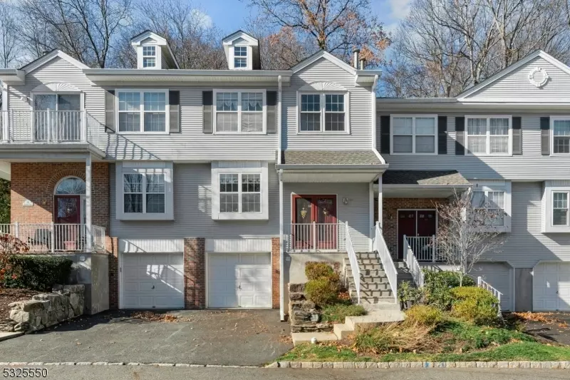 90 Brookside Ln, Mount Arlington Boro, NJ 07856