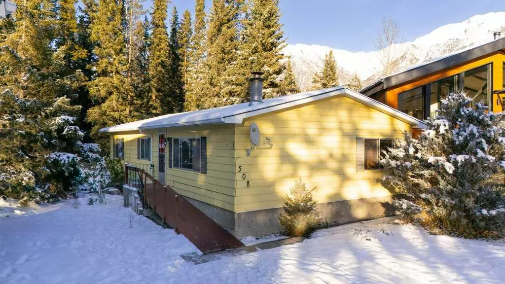 Canmore, AB T1W1R9,508 Larch PL