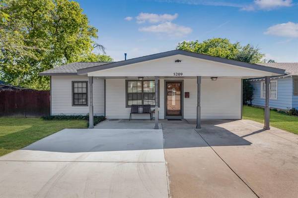 5209 Lovell Avenue, Fort Worth, TX 76107