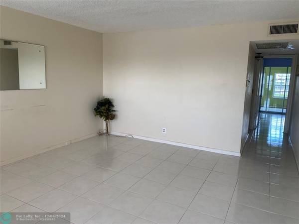 Deerfield Beach, FL 33442,48 Ashby A  #48