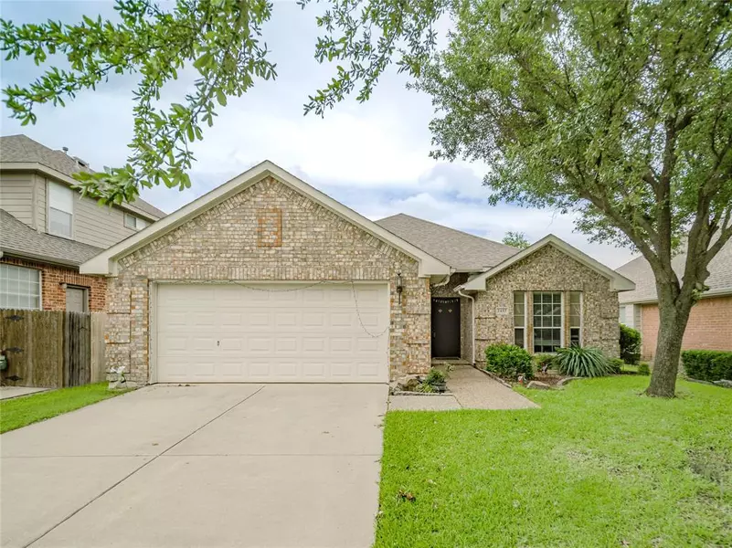 2657 Red Spruce Drive, Little Elm, TX 75068