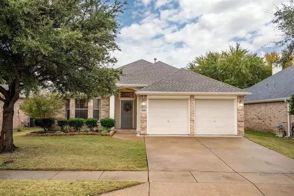 15528 Yarberry Drive, Fort Worth, TX 76262