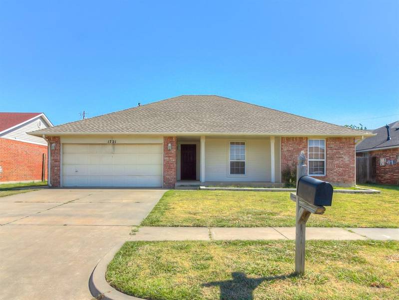 1721 Queensbury Road, Moore, OK 73160