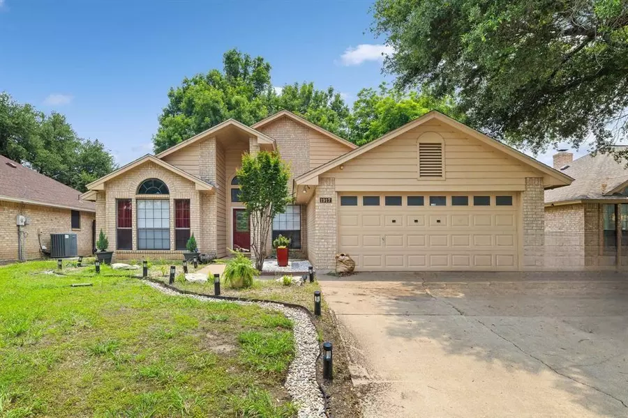 1917 Berrybrook Drive, Fort Worth, TX 76134