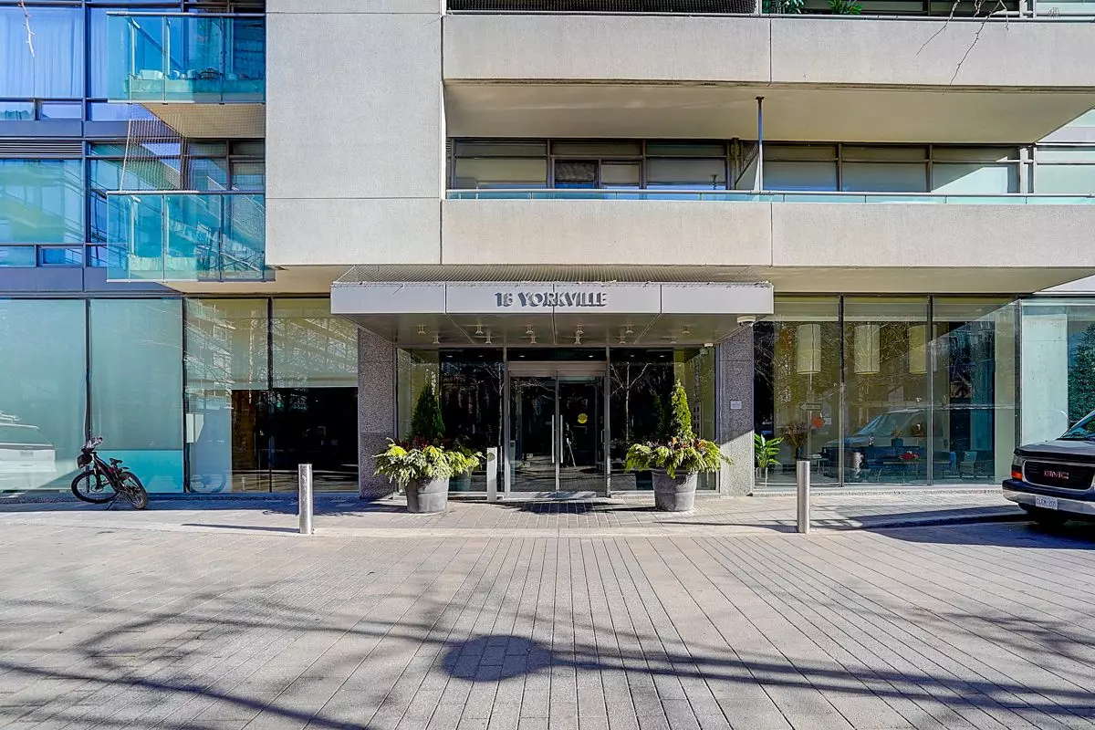 Toronto C02, ON M4W 1L4,18 Yorkville AVE #2109