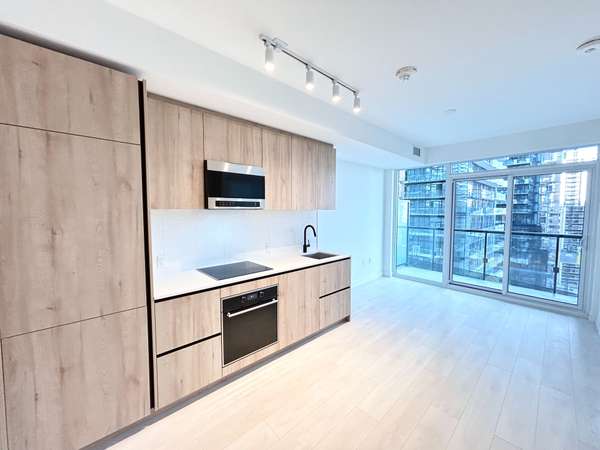 117 Broadway AVE #1106,  Toronto C10,  ON M4P 1V3