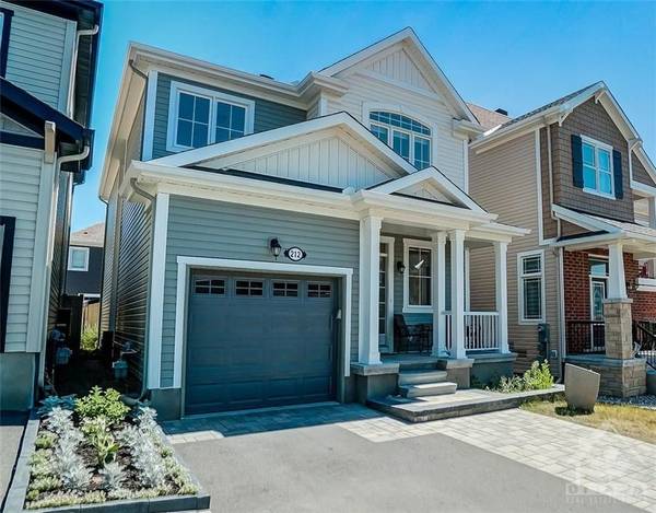 212 WILLOWDUSK ST, Kanata, ON K2M 0L3