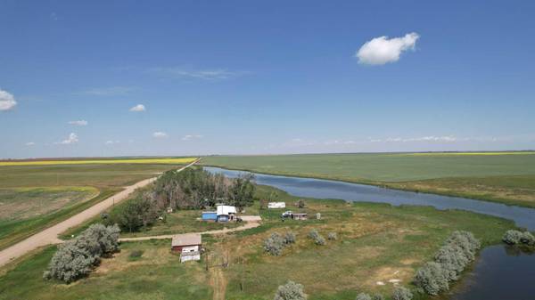 Purple Springs, AB T0K 1X0,80075 A & B RGE RD 145