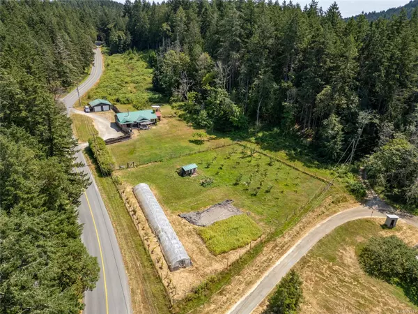 2337 Otter Bay Rd,  Pender Island,  BC V0N 2M1