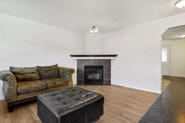 Calgary, AB T3R 1N4,400 Kincora DR NW