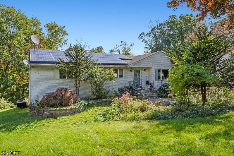 30 Navajo Trl, West Milford Twp., NJ 07480