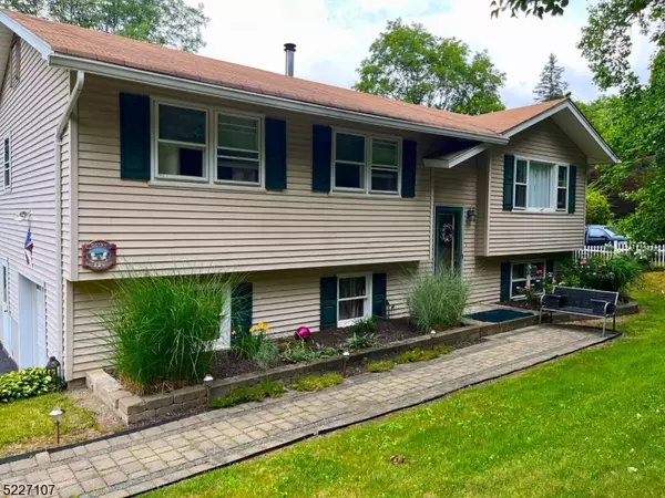 129 East Shore Road,  Greenwood Lake,  NJ 10925