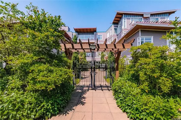 1510 Hillside Ave #206, Victoria, BC V8T 2C2