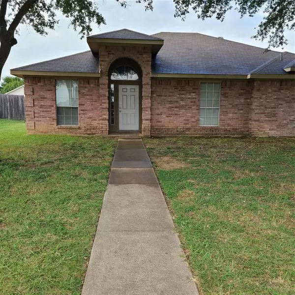 1205 Cypress Lane, Lancaster, TX 75146