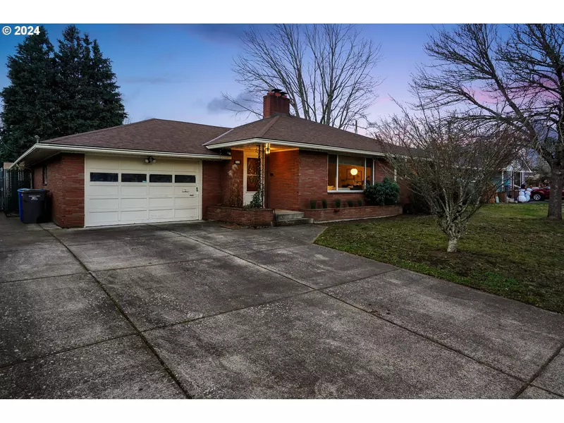 715 NE 108TH AVE, Portland, OR 97220