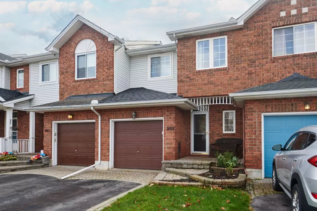 Orleans - Cumberland And Area, ON K4A 4J1,948 Markwick CRES