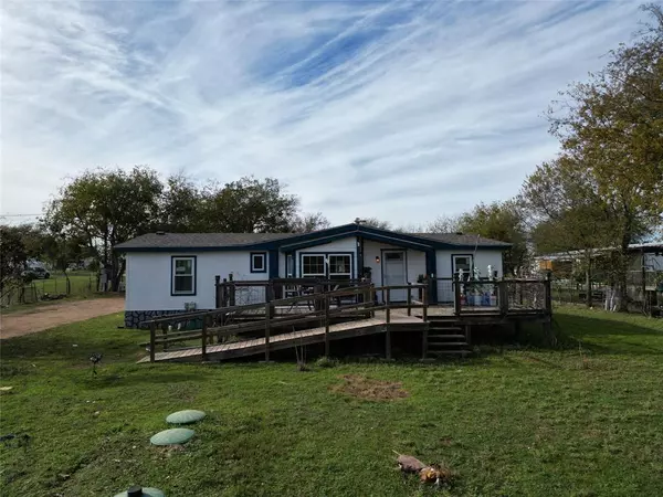 8717 Skyline Drive, Joshua, TX 76058