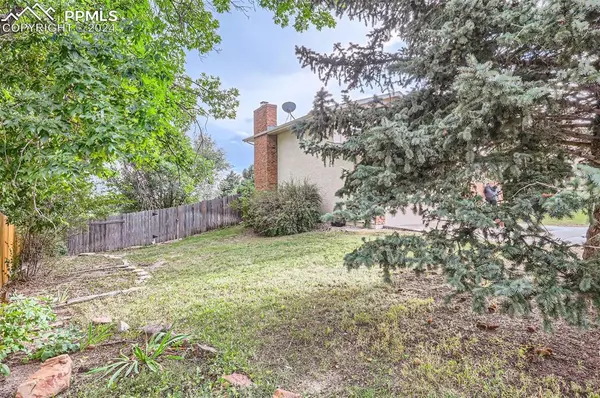 Colorado Springs, CO 80917,5011 Alteza DR