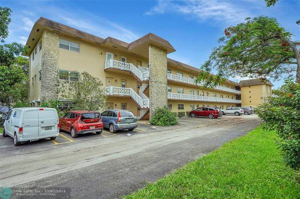 Lauderdale Lakes, FL 33319,3530 NW 52nd Ave  #504