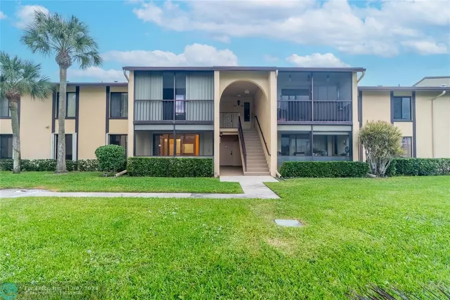 825 Sky Pine Way  #H1, Greenacres, FL 33415