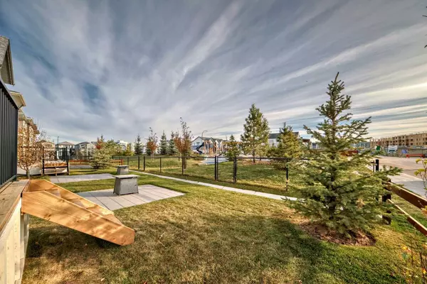 Calgary, AB T3R 1Y2,89 Sage Hill CRES NW