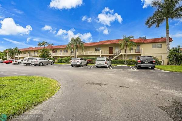 Delray Beach, FL 33446,3 Abbey Ln  #107