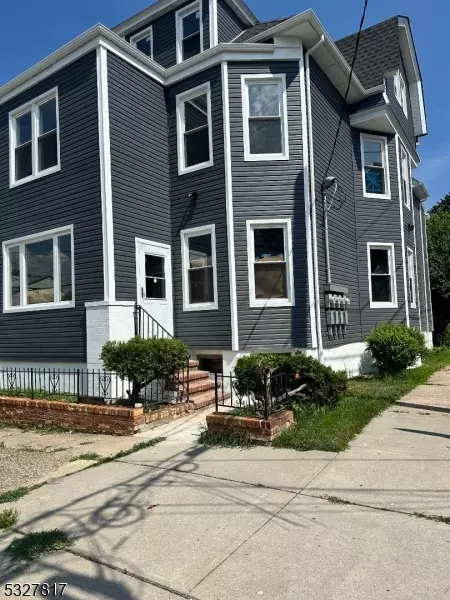 182 N 7th St, Paterson City, NJ 07522