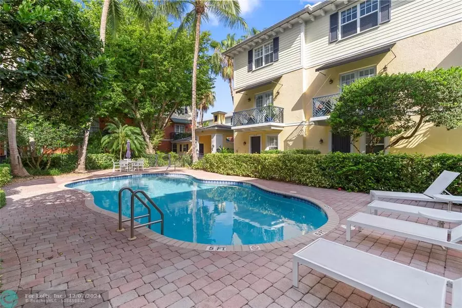 2241 NE 9th Ave, Wilton Manors, FL 33305