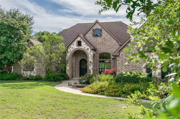 4001 W Oak Shores Drive, Cross Roads, TX 76227