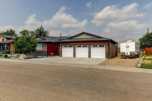 Drumheller, AB T0J0Y6,1014 Twin Hills Close