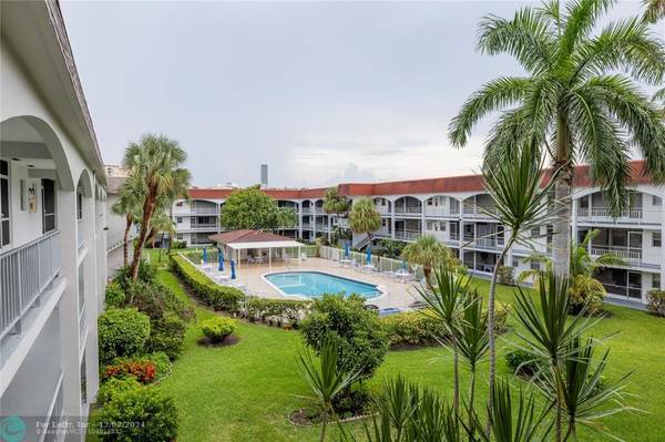 581 Blue Heron Dr  #310-B,  Hallandale Beach,  FL 33009