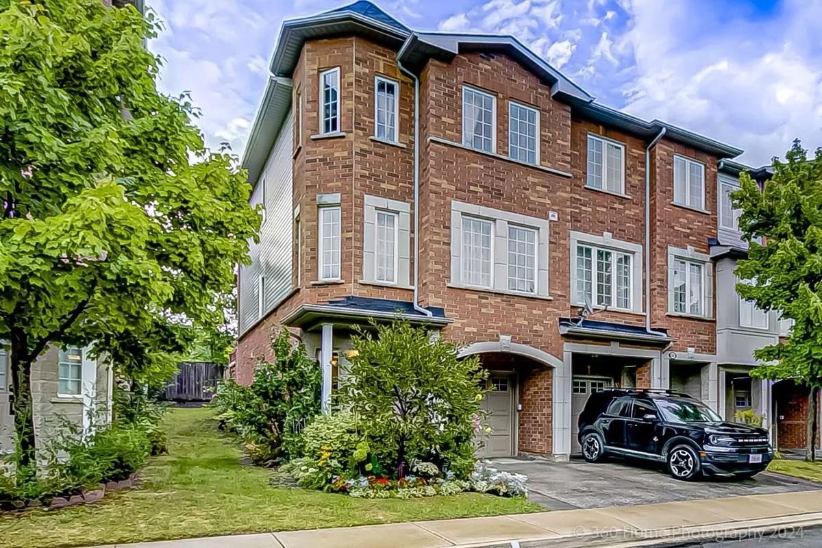 Mississauga, ON L4X 0A1,3071 Treadwells DR #31