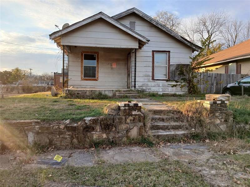 17 NE F Street, Ardmore, OK 73401