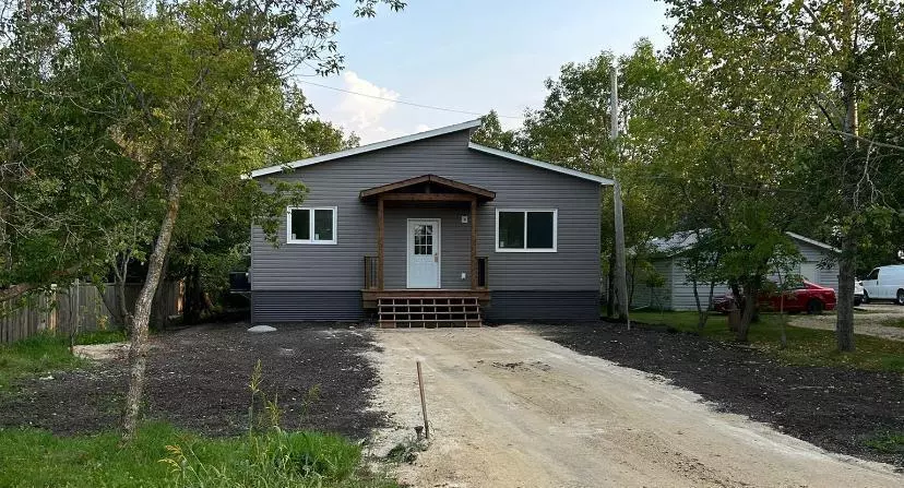 314 River AVE, Winnipeg Beach, MB R0C 3G0