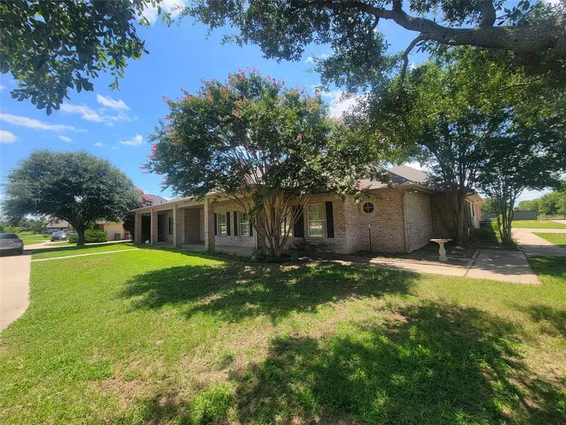 2525 Colt Lane, Crowley, TX 76036