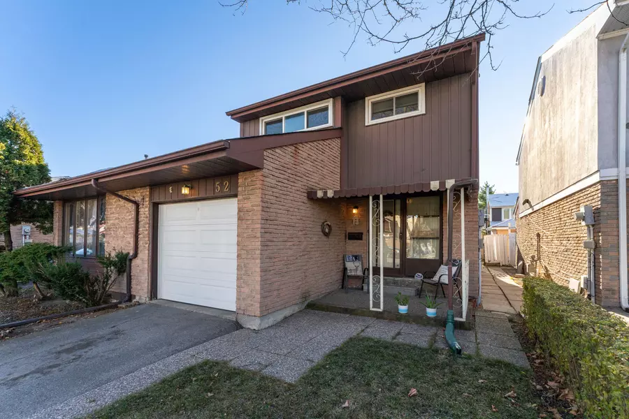 52 Wallis CRES, Toronto W10, ON M9V 4K3