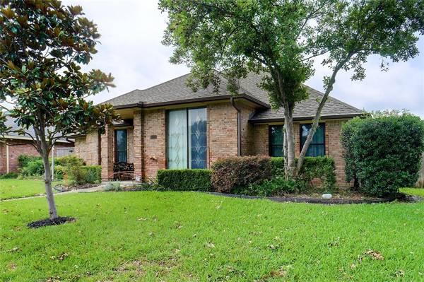 2002 Greenstone Trail, Carrollton, TX 75010