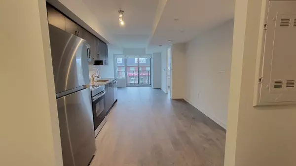 Toronto W04, ON M6B 0B1,556 Marlee AVE #209