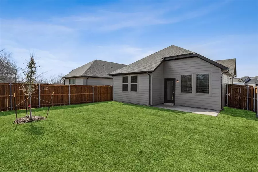 1137 Butterfly Dale Drive, Lavon, TX 75166